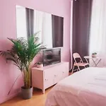 Lazy - Pinkish - Breakfast Included