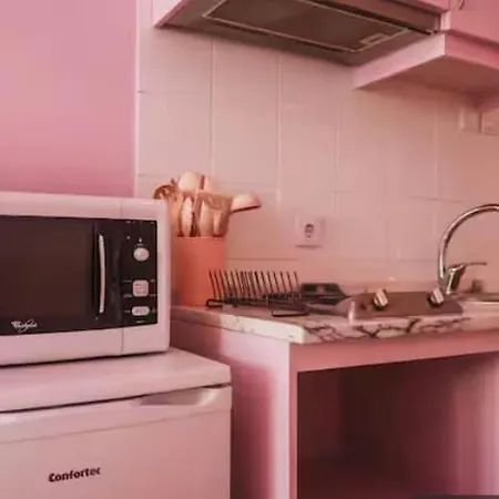 Apartment Lazy - Pinkish - Breakfast Included