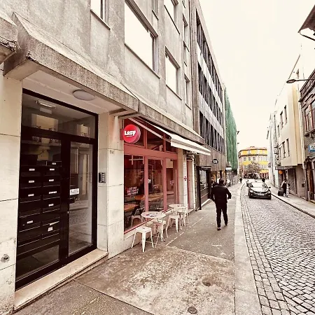 Lazy - Pinkish - Breakfast Included