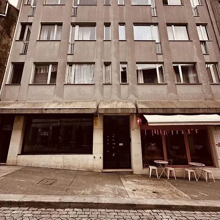 Lazy - Pinkish - Breakfast Included * Oporto