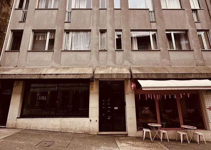 Lazy - Pinkish - Breakfast Included * Oporto