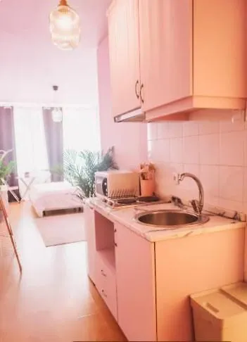 Lazy - Pinkish - Breakfast Included פורטו