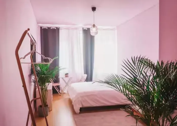 Lazy - Pinkish - Breakfast Included Apartman