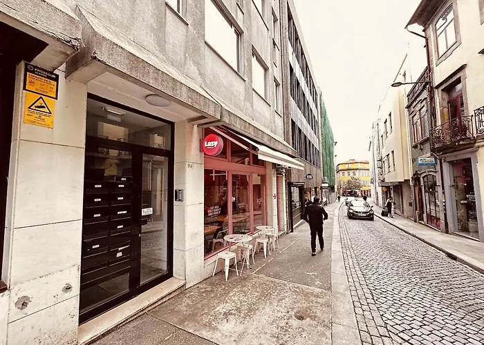 Lazy - Pinkish - Breakfast Included